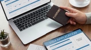 Canada work visa agent in Pakistan helping client with documents