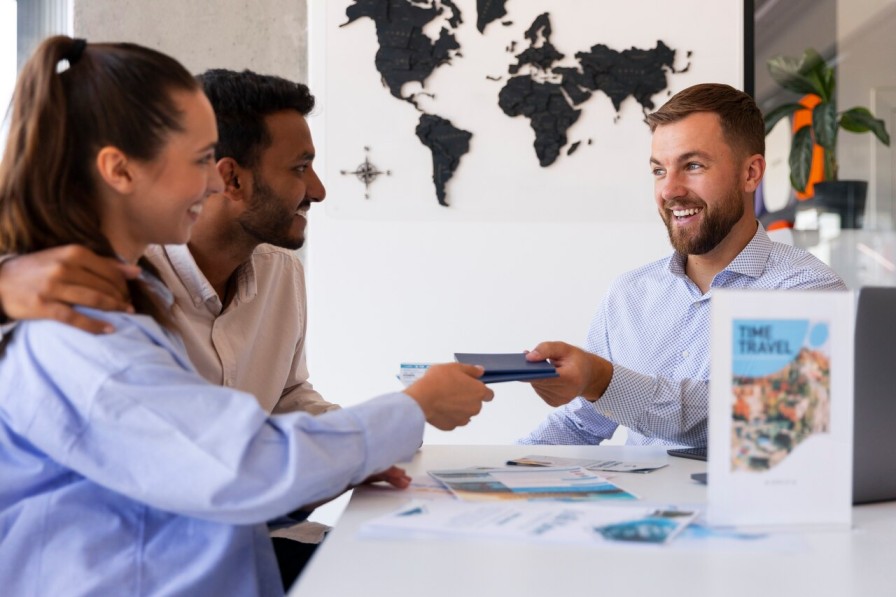 Canada visa consultant helping client in Karachi at affordable rates