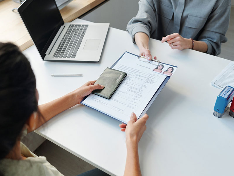 Student meeting the best Canada student visa consultant in Dubai