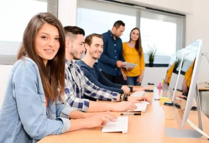 Best colleges near Saskatoon for international students offering quality education, career-focused programs, and excellent student support. 4.4 University of Saskatchewan 3.8 Saskatchewan Polytechnic, Saskatoon Campus 4.6 St. Thomas More College